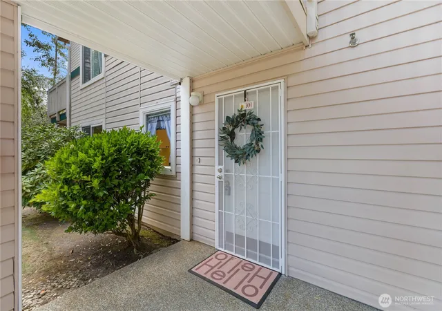 Photo 2 of Condo for sale at 11518 12th Avenue W #D101, Everett, WA 98204 | MLS# NWM2546315 | Listing updated on 2026-09-22