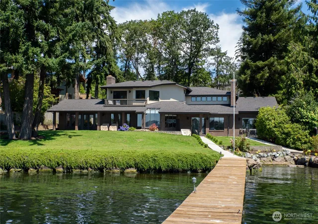 Photo 2 of Single family home for sale at 11055 Se Lake Rd, Bellevue, WA 98004 | MLS# NWM2546360 | Listing updated on 2026-09-22