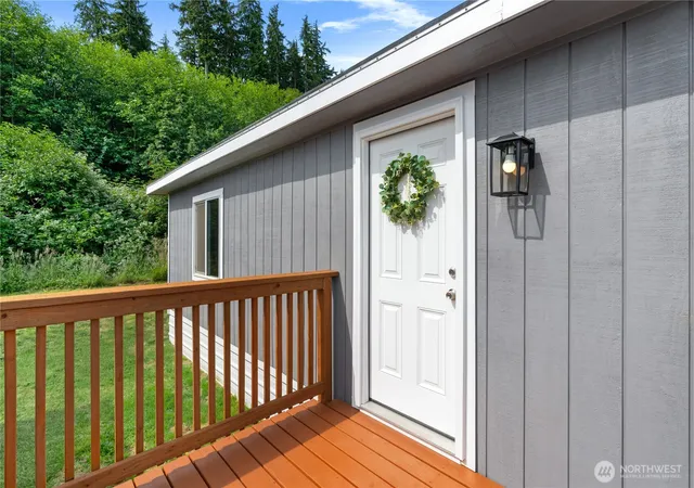 Photo 3 of Manufactured home for sale at 1019 Stanford Dr #16, Cosmopolis, WA 98537 | MLS# NWM2546369 | Listing updated on 2026-09-22