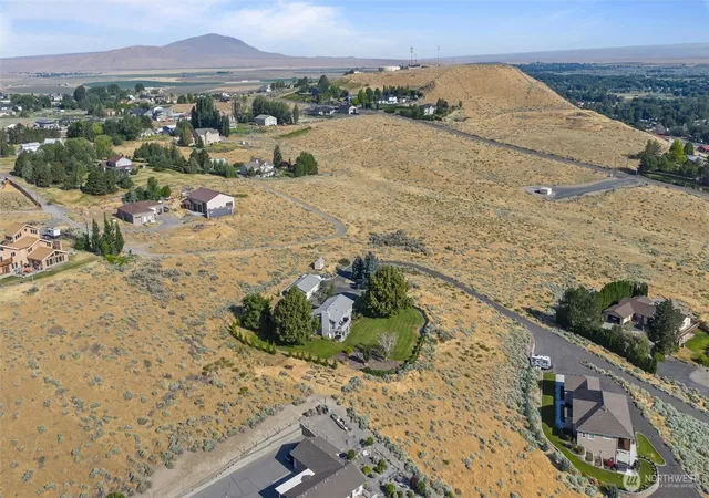 Photo 3 of Single family home for sale at 703 S 48th Avenue, West Richland, WA 99353 | MLS# NWM2546392 | Listing updated on 2026-10-02