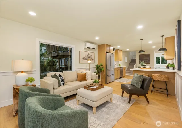 Photo 4 of Single family home for sale at 715 27th Avenue, Seattle, WA 98122 | MLS# NWM2546417 | Listing updated on 2026-10-13