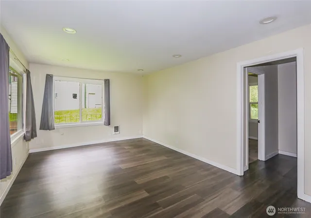 Photo 4 of Single family home for sale at 1312 E Summit St, Aberdeen, WA 98520 | MLS# NWM2546424 | Listing updated on 2026-09-22