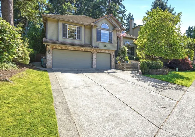 Photo 3 of Single family home for sale at 3219 Ne 108th Street, Vancouver, WA 98686 | MLS# NWM2546439 | Listing updated on 2026-10-02