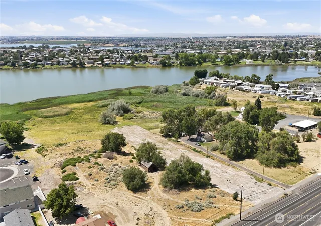 Photo 2 of Land for sale at 1042 S Division St, Moses Lake, WA 98837 | MLS# NWM2546443 | Listing updated on 2026-09-22