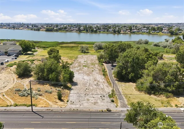 Photo 3 of Land for sale at 1042 S Division St, Moses Lake, WA 98837 | MLS# NWM2546443 | Listing updated on 2026-09-22