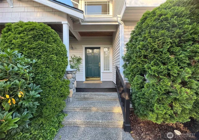 Photo 3 of Single family home for sale at 510 3rd Avenue N, Edmonds, WA 98020 | MLS# NWM2546448 | Listing updated on 2026-09-22