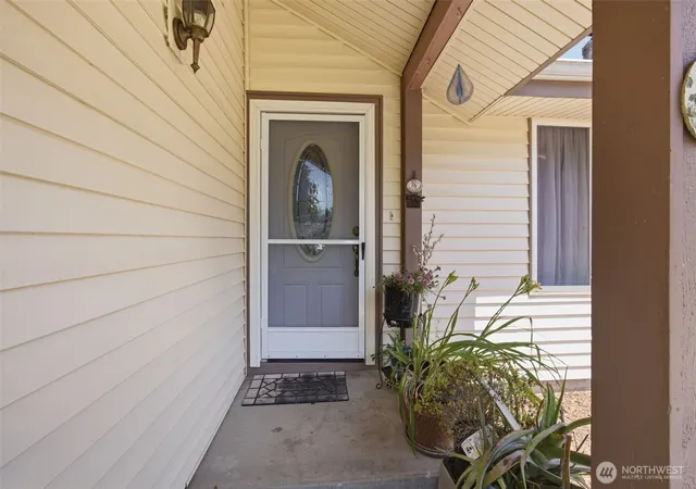 Photo 3 of Single family home for sale at 4424 30th Avenue SE, Lacey, WA 98503 | MLS# NWM2546458 | Listing updated on 2026-09-22