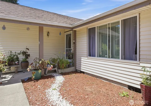 Photo 4 of Single family home for sale at 4424 30th Avenue SE, Lacey, WA 98503 | MLS# NWM2546458 | Listing updated on 2026-09-22