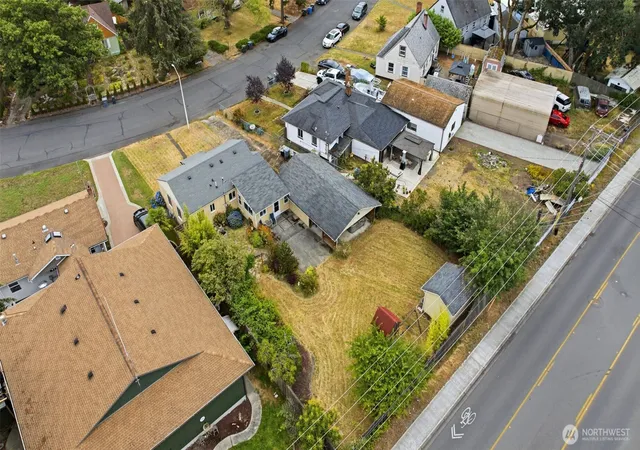Photo 2 of Sale Pending at 16 Oak Park Dr Sw, Lakewood, WA 98499 | MLS# NWM2546478 | Listing updated on 2026-08-27