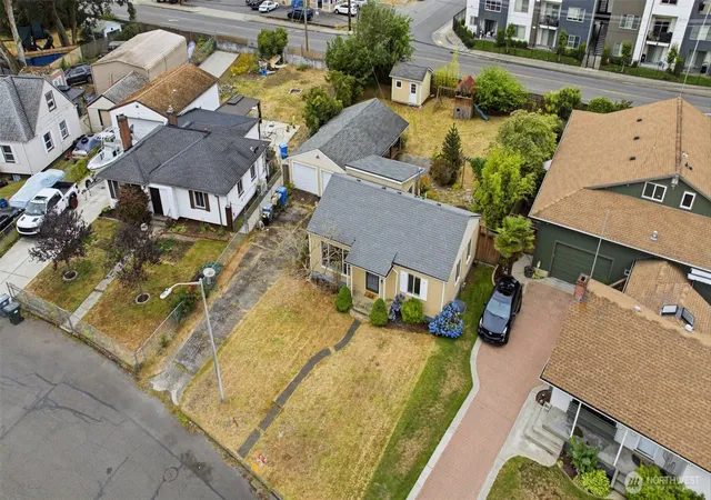 Photo 3 of Sale Pending at 16 Oak Park Dr Sw, Lakewood, WA 98499 | MLS# NWM2546478 | Listing updated on 2026-08-27