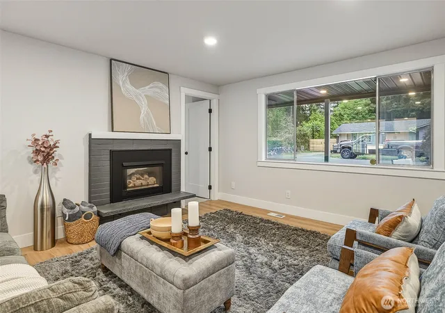 Photo 3 of Single family home for sale at 4720 224th Street Se, Bothell, WA 98021 | MLS# NWM2546482 | Listing updated on 2026-10-02
