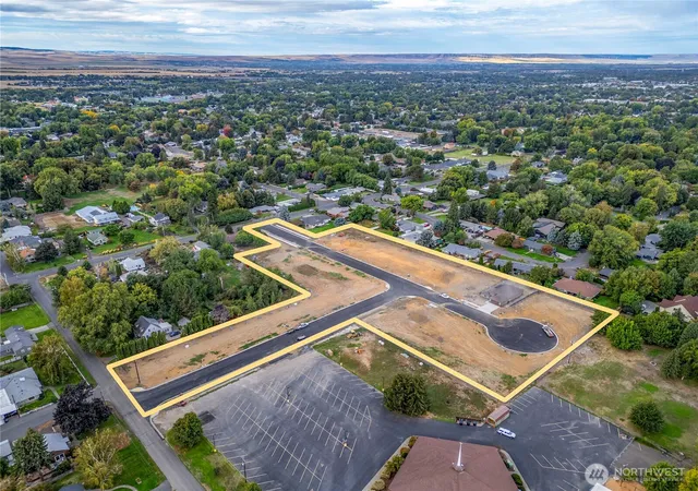 Photo 2 of Sale Pending at 1165 Bryant Ct, Walla Walla, WA 99362 | MLS# NWM2546495 | Listing updated on 2026-09-25