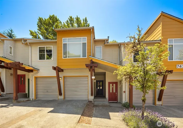 Townhouse for sale at 7430 Newcastle Golf Clb Rd #8D, Newcastle, WA 98059 | MLS# NWM2546537