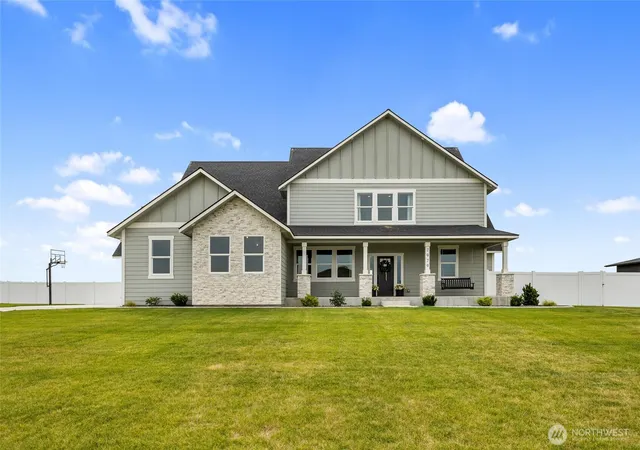 Photo 1 of Contingent at 7979 Se Dune Lake Rd, Moses Lake, WA 98837 | MLS# NWM2546547 | Listing updated on 2026-09-22