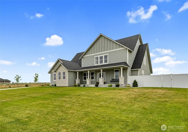 Photo 2 of Contingent at 7979 Se Dune Lake Rd, Moses Lake, WA 98837 | MLS# NWM2546547 | Listing updated on 2026-09-22