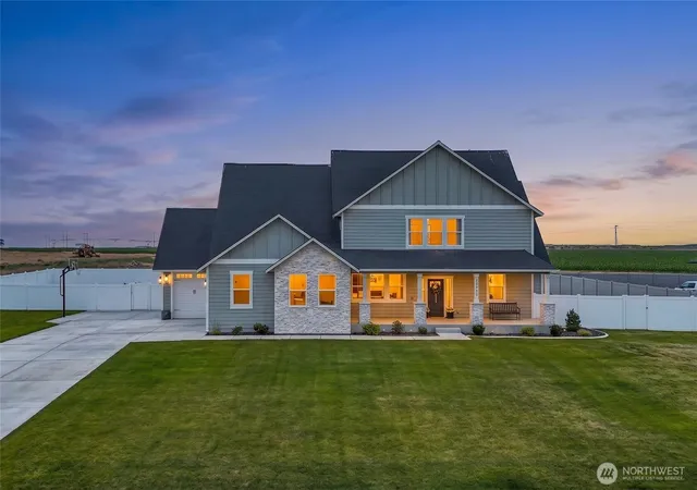 Photo 4 of Single family home for sale at 7979 SE Dune Lake Rd, Moses Lake, WA 98837 | MLS# NWM2546547 | Listing updated on 2026-09-22