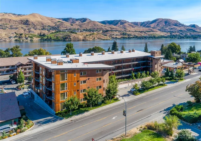 Photo 2 of Condo for sale at 2220 W Woodin Ave #305, Chelan, WA 98816 | MLS# NWM2546563 | Listing updated on 2026-09-29