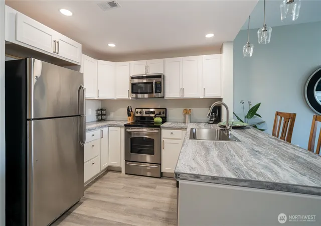 Photo 3 of Condo for sale at 2220 W Woodin Ave #305, Chelan, WA 98816 | MLS# NWM2546563 | Listing updated on 2026-09-29