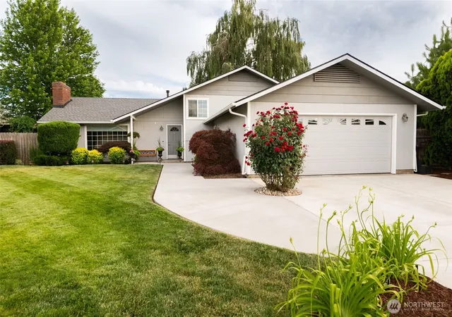 Photo 1 of Sale Pending at 2158 Granite Dr, Walla Walla, WA 99362 | MLS# NWM2546592 | Listing updated on 2026-09-22