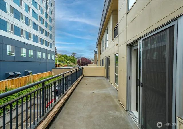 Photo 4 of Condo for sale at 321 10th Avenue S #610, Seattle, WA 98104 | MLS# NWM2546605 | Listing updated on 2026-09-22