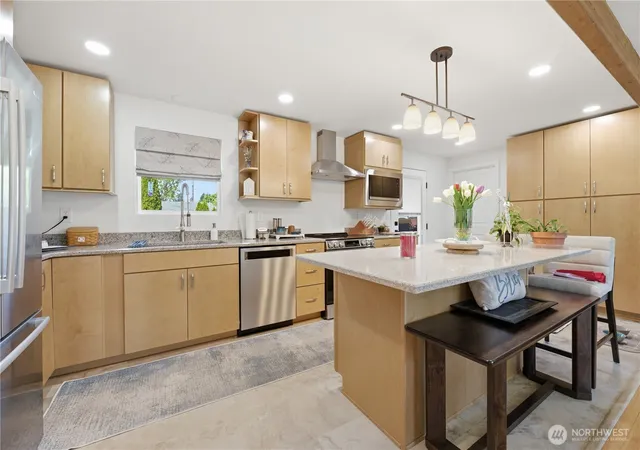 Photo 4 of Sale Pending at 8414 Leona Way SW, Lakewood, WA 98499 | MLS# NWM2546622 | Listing updated on 2026-07-06