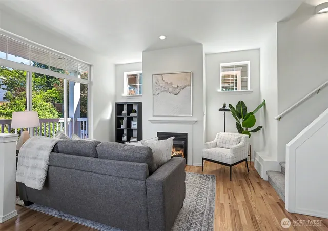 Photo 4 of Townhouse for sale at 4001 31st Avenue S, Seattle, WA 98108 | MLS# NWM2546634 | Listing updated on 2026-09-22