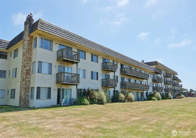 Photo 2 of Condo for sale at 615 Ocean Shrs Blvd Nw #318, Ocean Shores, WA 98569 | MLS# NWM2546646 | Listing updated on 2026-09-22