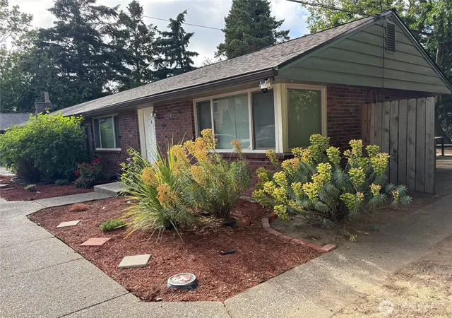 Photo 4 of Multi family home for sale at 158 S 152nd Street, Burien, WA 98148 | MLS# NWM2546650 | Listing updated on 2026-09-22