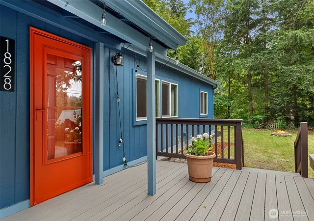 Photo 4 of Sale Pending at 1828 Lake Dr, Camano Island, WA 98282 | MLS# NWM2546664 | Listing updated on 2026-09-25