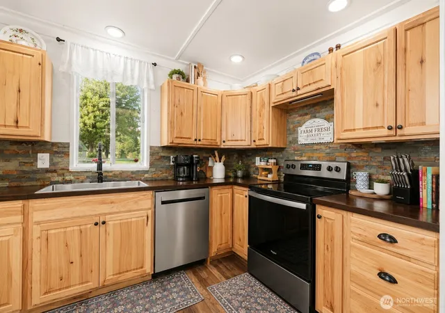 Photo 3 of Single family home for sale at 124 N 3rd Street, Coulee City, WA 99115 | MLS# NWM2546667 | Listing updated on 2026-09-22