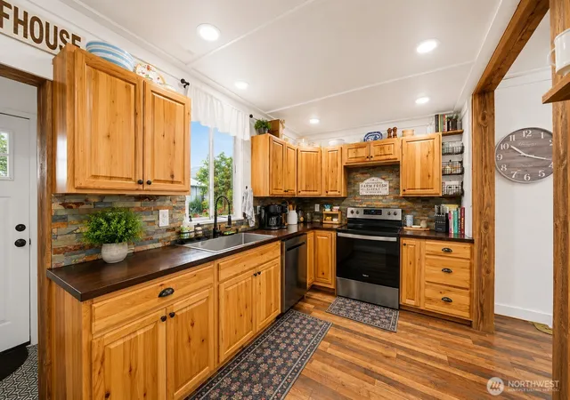 Photo 4 of Single family home for sale at 124 N 3rd Street, Coulee City, WA 99115 | MLS# NWM2546667 | Listing updated on 2026-09-22