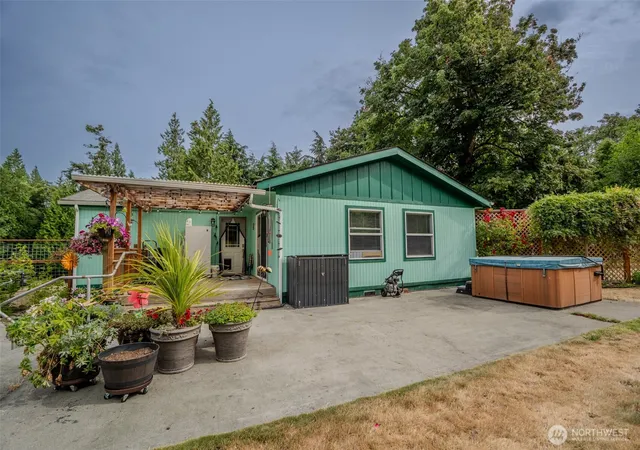 Photo 1 of Manufactured home for sale at 561 Cedar Hl Rd, Eastsound, WA 98245 | MLS# NWM2546701 | Listing updated on 2026-09-22