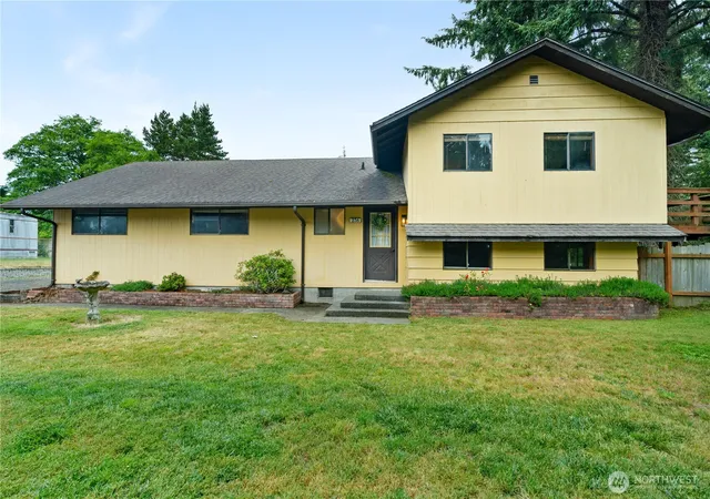 Photo 2 of Single family home for sale at 236 E Woodhill Ave, Westport, WA 98595 | MLS# NWM2546731 | Listing updated on 2026-09-21