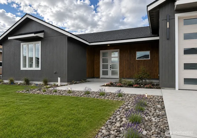 Photo 2 of Single family home for sale at 15005 Allison Pl, Entiat, WA 98822 | MLS# NWM2546733 | Listing updated on 2026-09-29