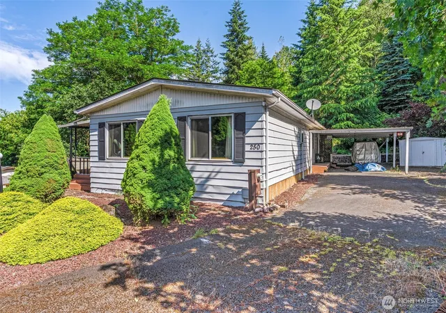 Photo 2 of Sale Pending at 250 Holly Blvd, Kalama, WA 98625 | MLS# NWM2546807 | Listing updated on 2026-09-25