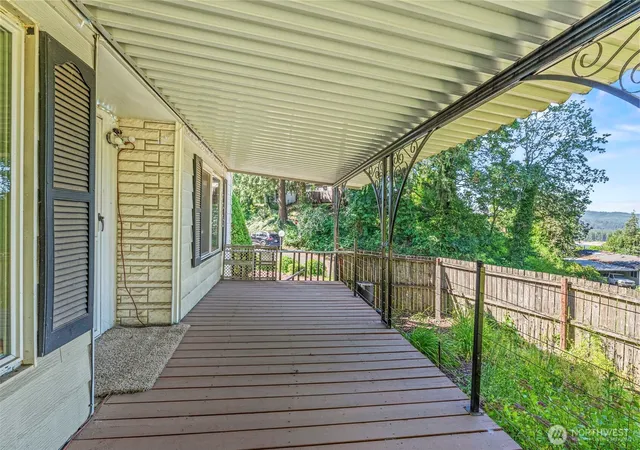 Photo 3 of Sale Pending at 250 Holly Blvd, Kalama, WA 98625 | MLS# NWM2546807 | Listing updated on 2026-09-25