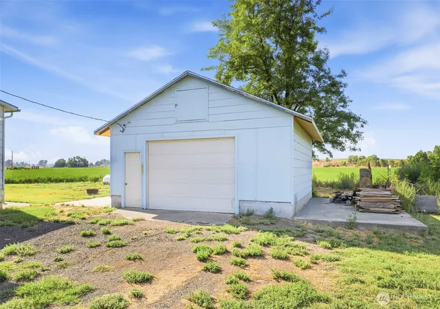 Photo 3 of Single family home for sale at 1227 Frog Holw Rd, Walla Walla, WA 99362 | MLS# NWM2546810 | Listing updated on 2026-09-22