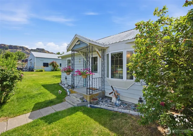 Photo 1 of Single family home for sale at 119 Washington Pl, Electric City, WA 99123 | MLS# NWM2546824 | Listing updated on 2026-09-22