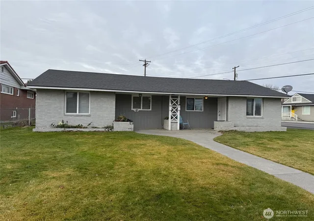 Photo 1 of Multi family home for sale at 31 39 F St Nw, Ephrata, WA 98823 | MLS# NWM2546835 | Listing updated on 2026-09-22