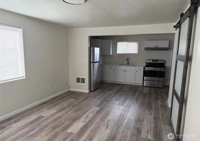 Photo 3 of Multi family home for sale at 31 39 F St Nw, Ephrata, WA 98823 | MLS# NWM2546835 | Listing updated on 2026-09-22