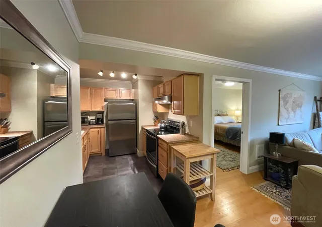 Photo 3 of Sale Pending at 1001 N State St #401, Bellingham, WA 98225 | MLS# NWM2546842 | Listing updated on 2026-09-27
