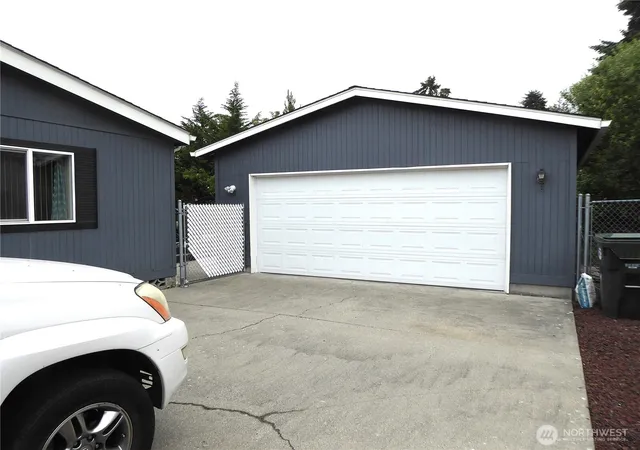 Photo 3 of Manufactured home for sale at 1711 S Delores Pl, Port Angeles, WA 98363 | MLS# NWM2546863 | Listing updated on 2026-09-22