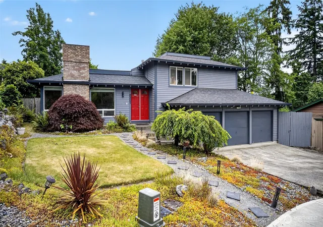 Photo 2 of Sale Pending at 2307 Southwest 323rd St, Federal Way, WA 98023 | MLS# NWM2546877 | Listing updated on 2026-08-12