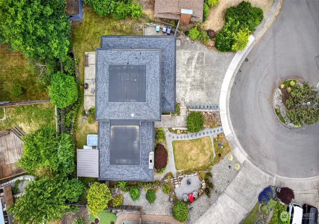 Photo 3 of Sale Pending at 2307 Southwest 323rd St, Federal Way, WA 98023 | MLS# NWM2546877 | Listing updated on 2026-08-12