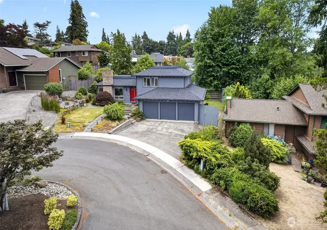 Photo 3 of Sale Pending at 2307 Southwest 323rd St, Federal Way, WA 98023 | MLS# NWM2546877 | Listing updated on 2026-08-12