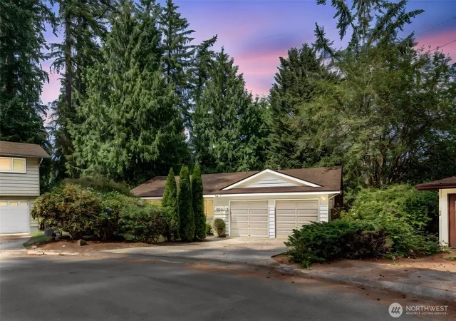 Photo 3 of Single family home for sale at 13530 Ne 78th Street, Redmond, WA 98052 | MLS# NWM2546883 | Listing updated on 2026-10-03
