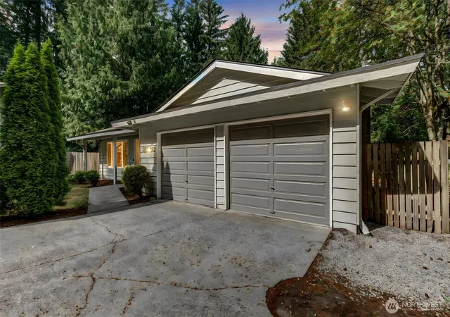 Photo 4 of Single family home for sale at 13530 NE 78th Street, Redmond, WA 98052 | MLS# NWM2546883 | Listing updated on 2026-10-03
