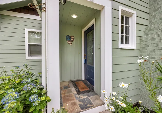 Photo 3 of Single family home for sale at 5615 S 2nd Avenue, Everett, WA 98203 | MLS# NWM2546942 | Listing updated on 2026-09-22