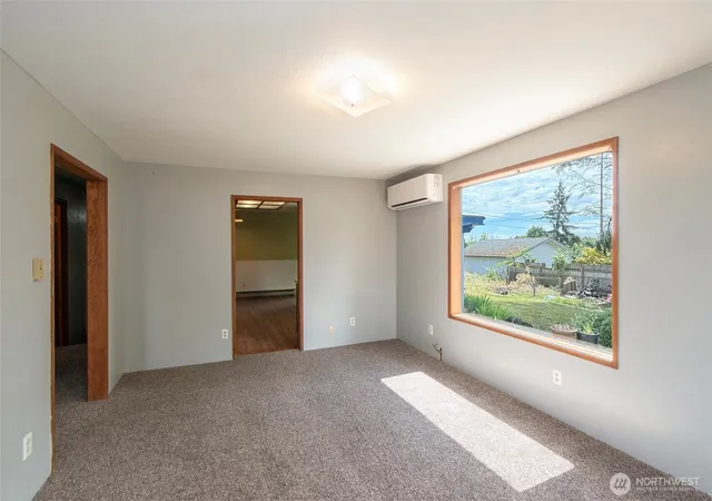 Photo 4 of Single family home for sale at 915 W 11th Street, Port Angeles, WA 98363 | MLS# NWM2546947 | Listing updated on 2026-09-22