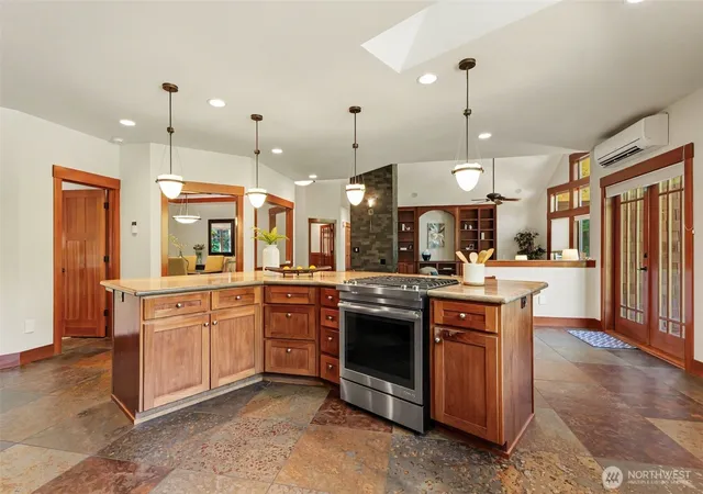 Photo 4 of Single family home for sale at 6501 215th Avenue SE, Snohomish, WA 98290 | MLS# NWM2546965 | Listing updated on 2026-09-22